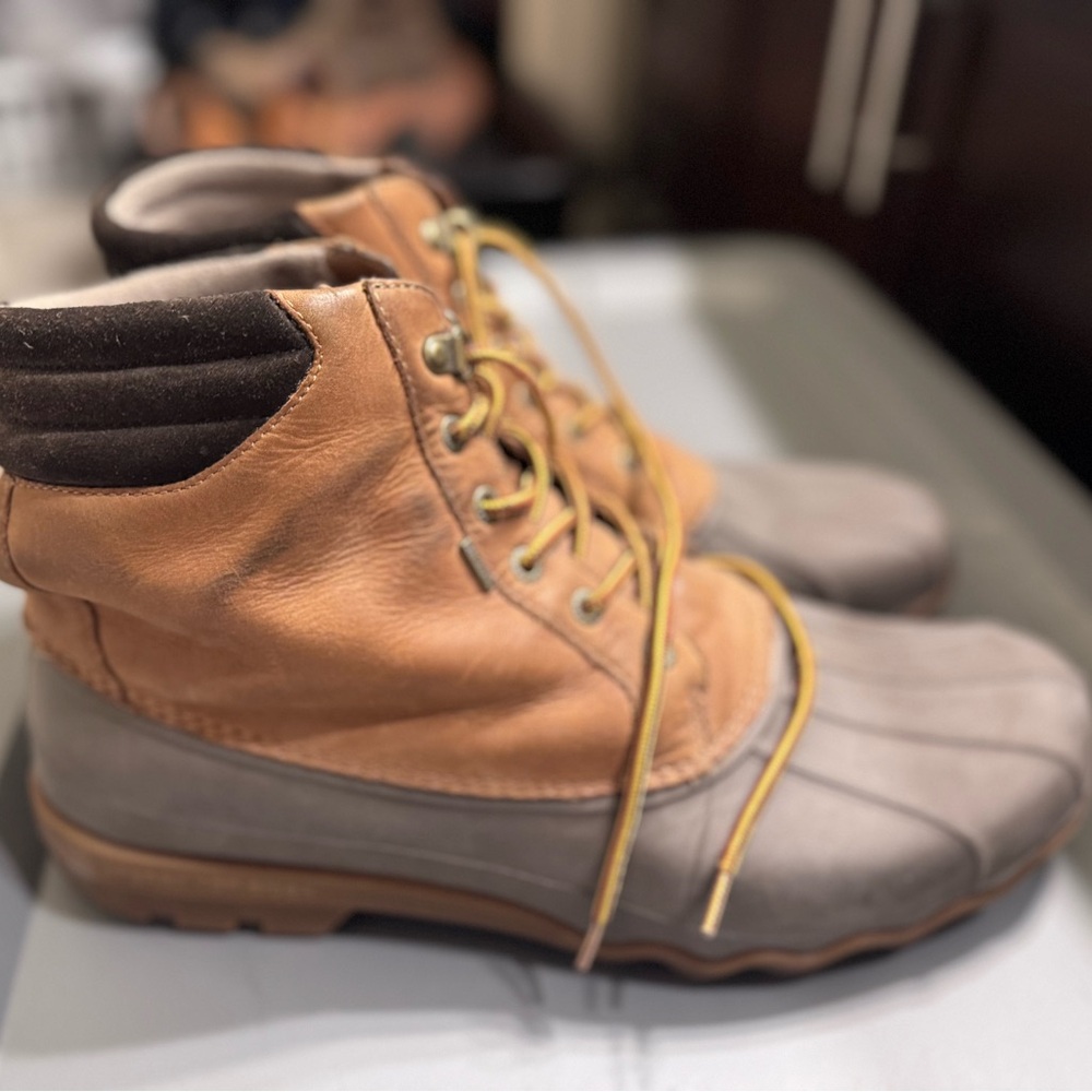 Sperry Tan and Gray Men's Boots
